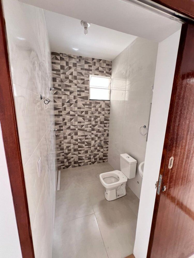 Casa à venda com 2 quartos, 100m² - Foto 4