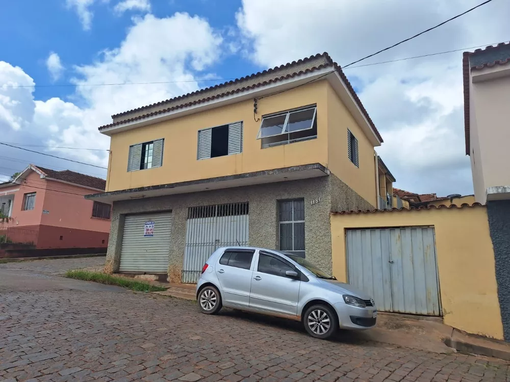 Casa à venda com 3 quartos, 230m² - Foto 2