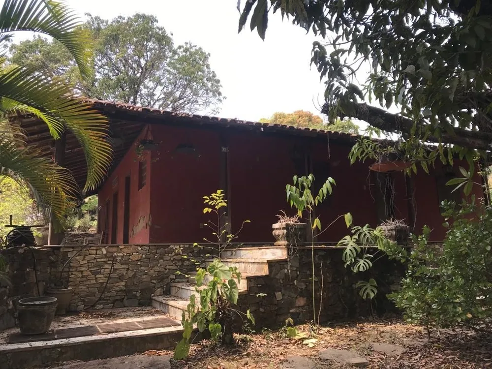 Sítio, 8 quartos, 8000 m² - Foto 1