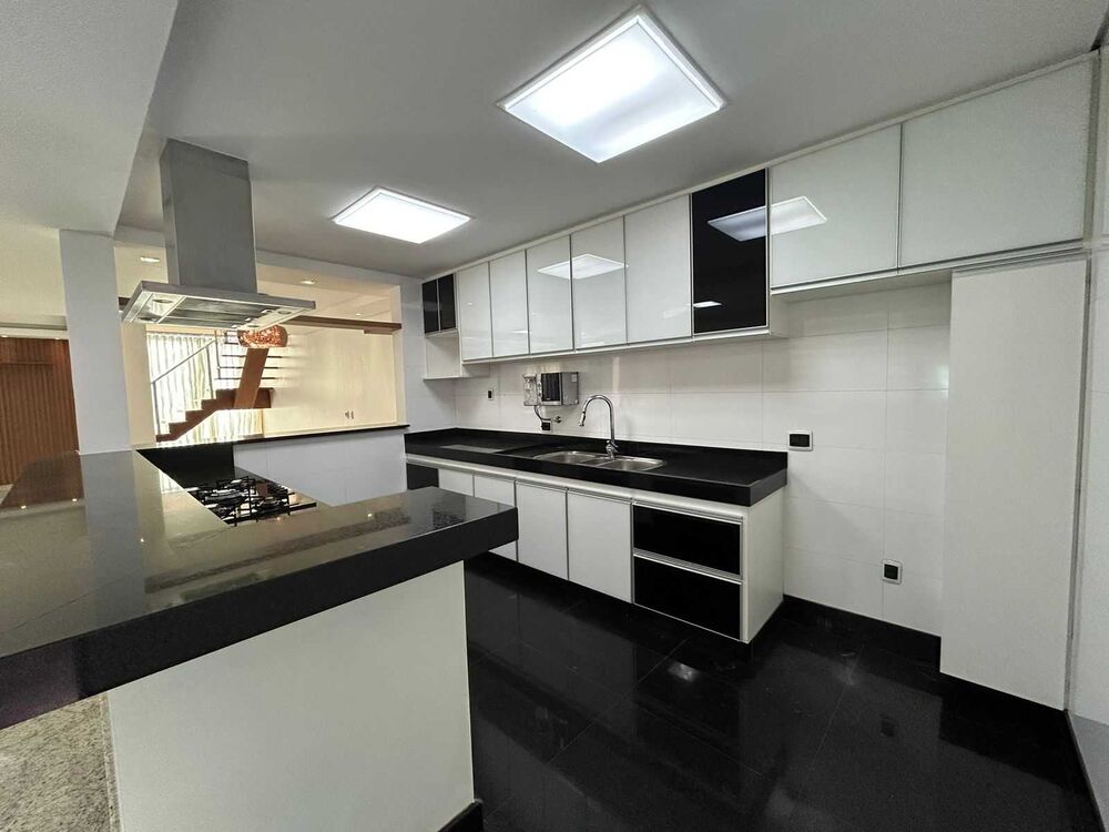 Casa à venda com 3 quartos, 260m² - Foto 5