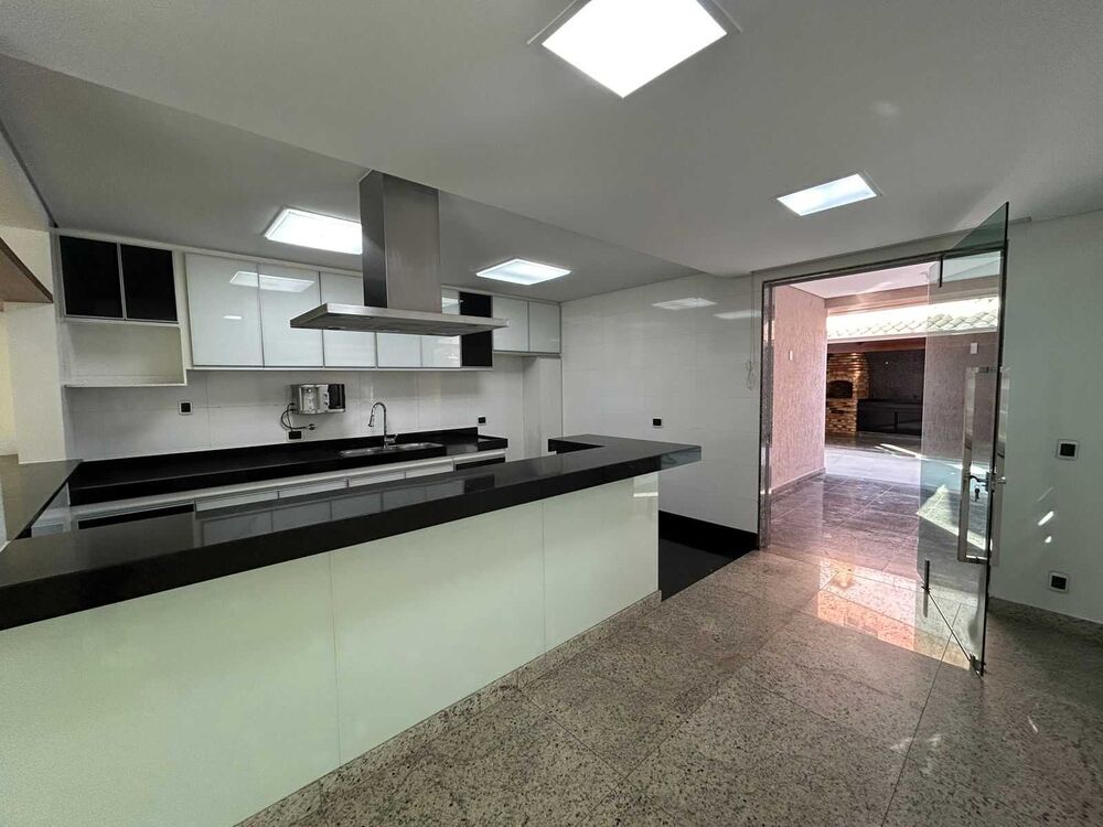 Casa à venda com 3 quartos, 260m² - Foto 6