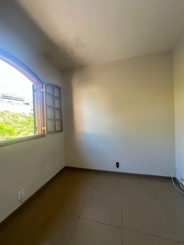 Casa, 6 quartos, 330 m² - Foto 1
