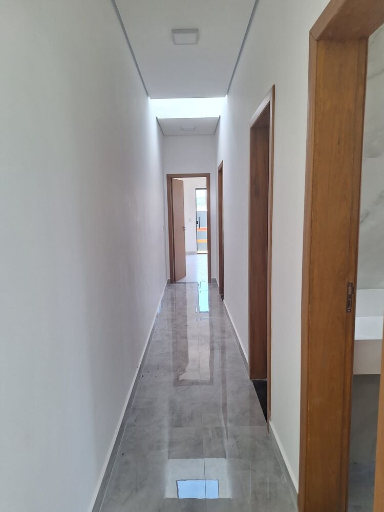 Casa à venda com 3 quartos, 100m² - Foto 2