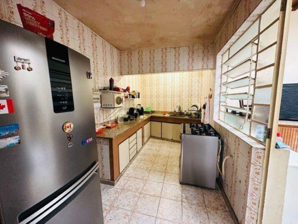 Casa à venda com 3 quartos, 380m² - Foto 8
