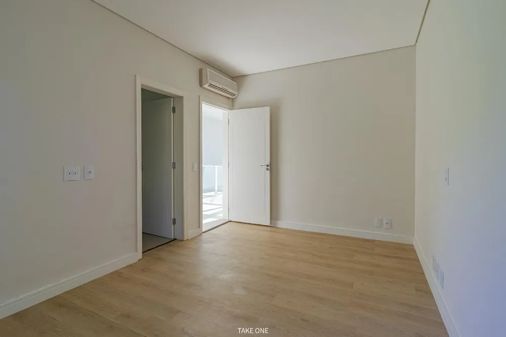 Casa, 6 quartos, 2660 m² - Foto 4