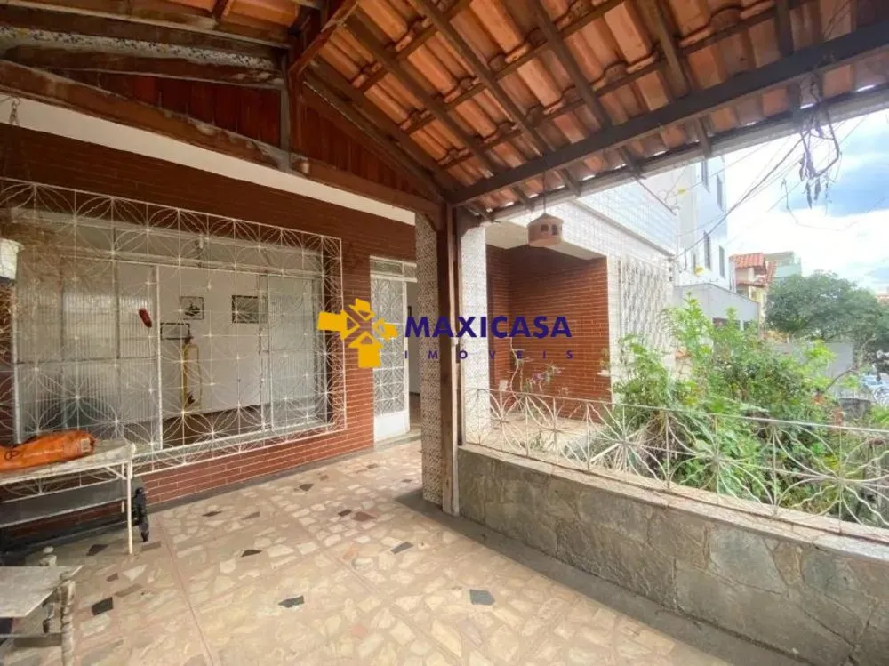 Casa, 3 quartos, 217 m² - Foto 1