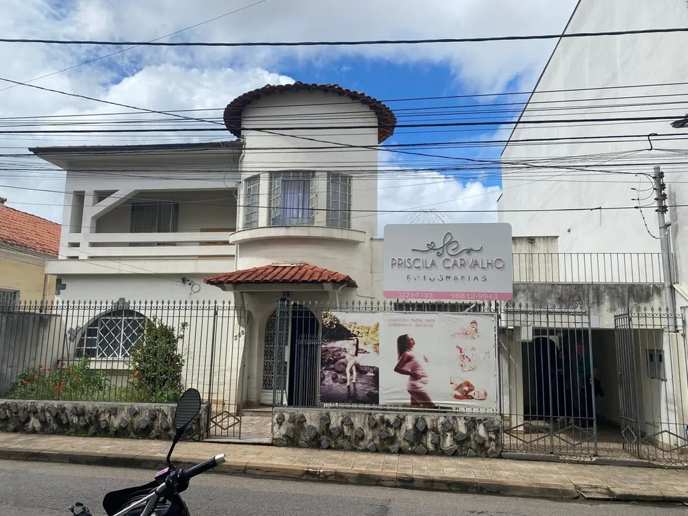 Casa, 5 quartos, 222 m² - Foto 1