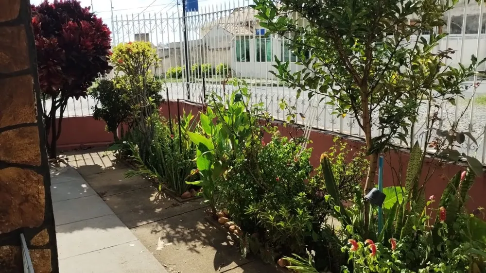 Casa, 6 quartos, 209 m² - Foto 2