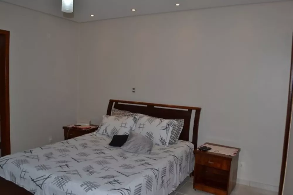 Casa à venda com 4 quartos, 320m² - Foto 8