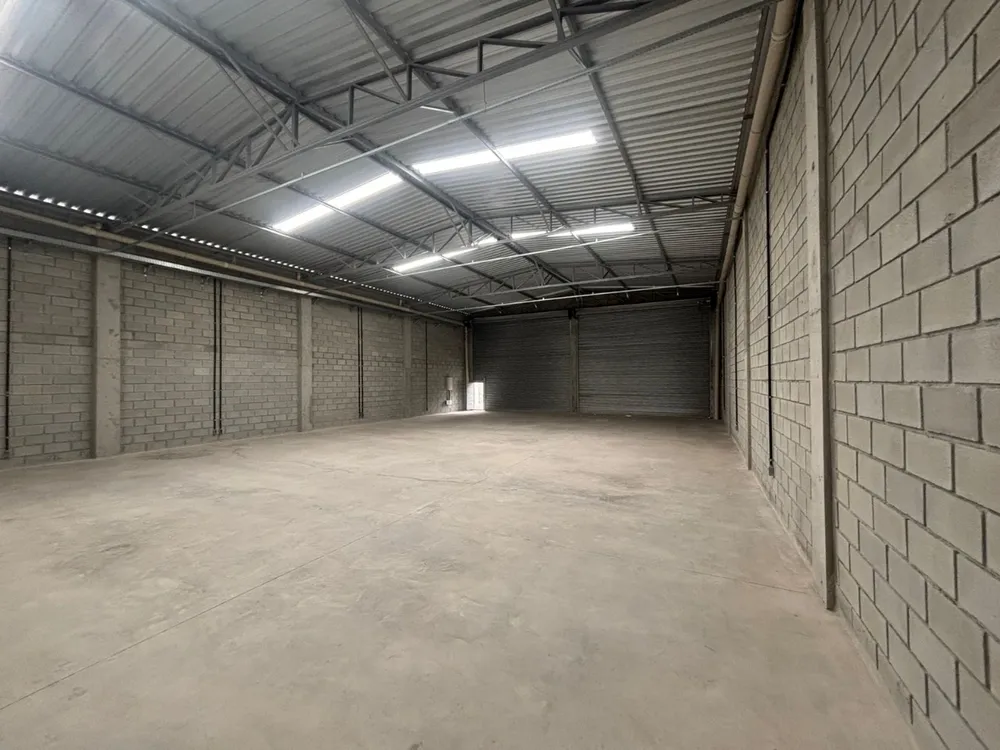 Depósito-Galpão, 338 m² - Foto 1
