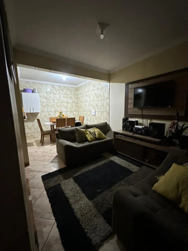 Casa, 3 quartos, 121 m² - Foto 2