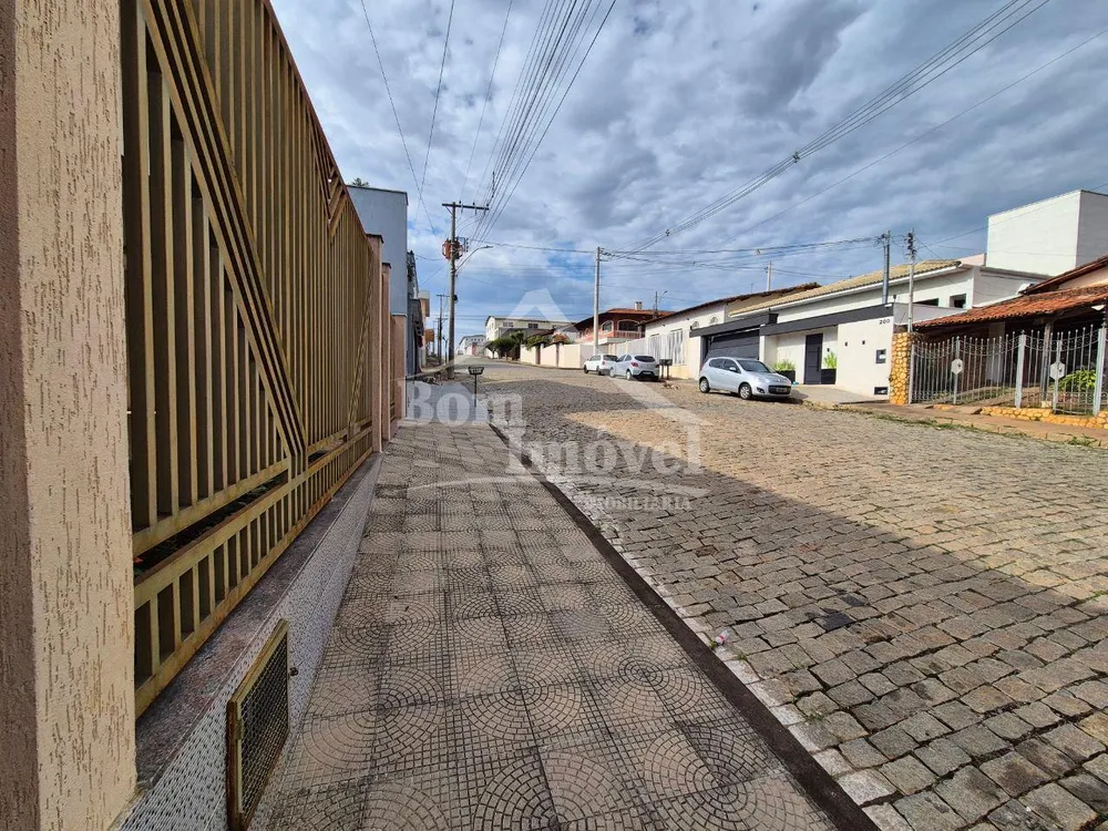 Casa, 2 quartos, 220 m² - Foto 3
