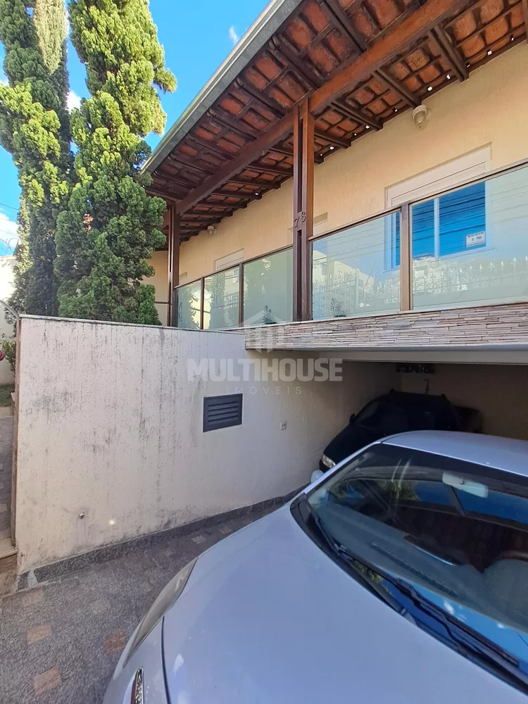 Casa à venda com 3 quartos, 280m² - Foto 3