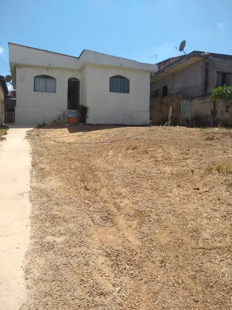 Casa à venda com 3 quartos, 100m² - Foto 1