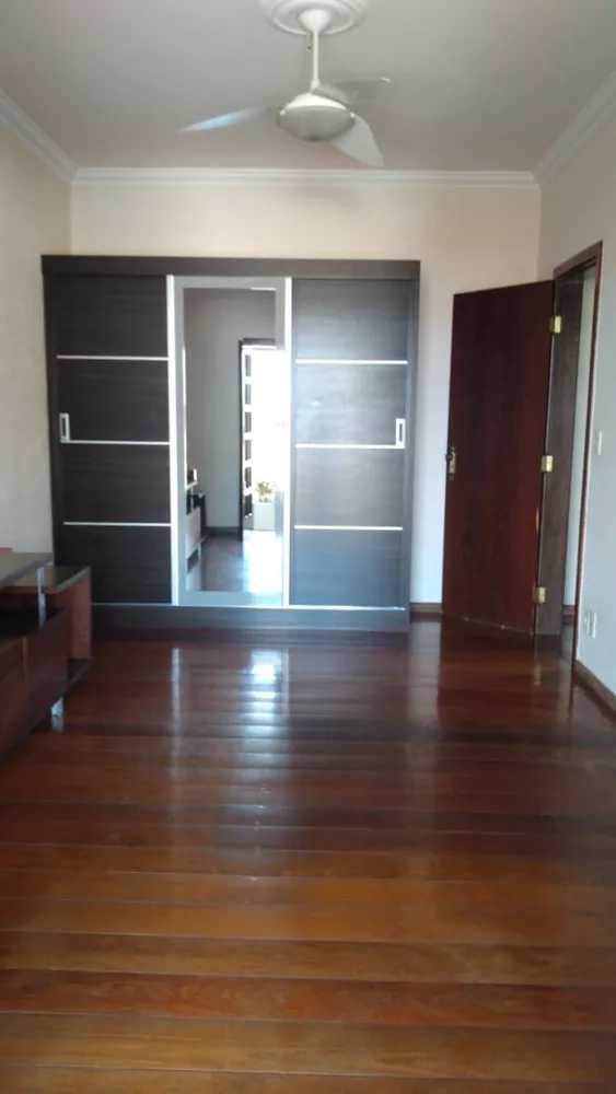 Casa à venda com 5 quartos, 360m² - Foto 4