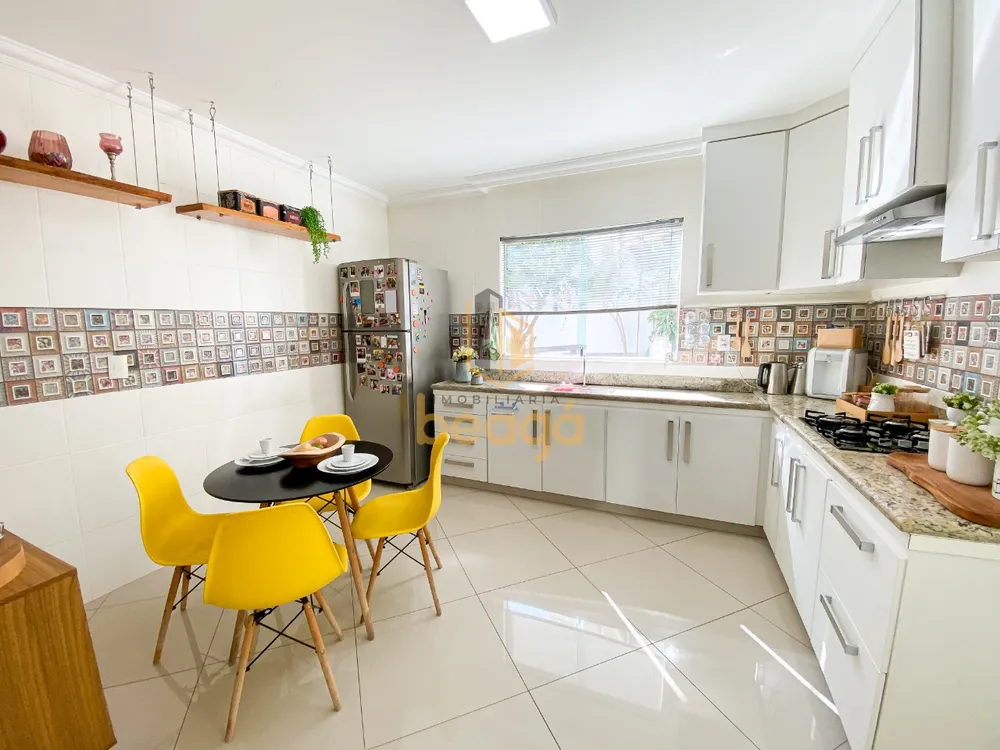 Casa, 3 quartos, 247 m² - Foto 10