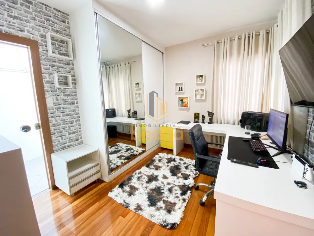 Casa, 3 quartos, 247 m² - Foto 9