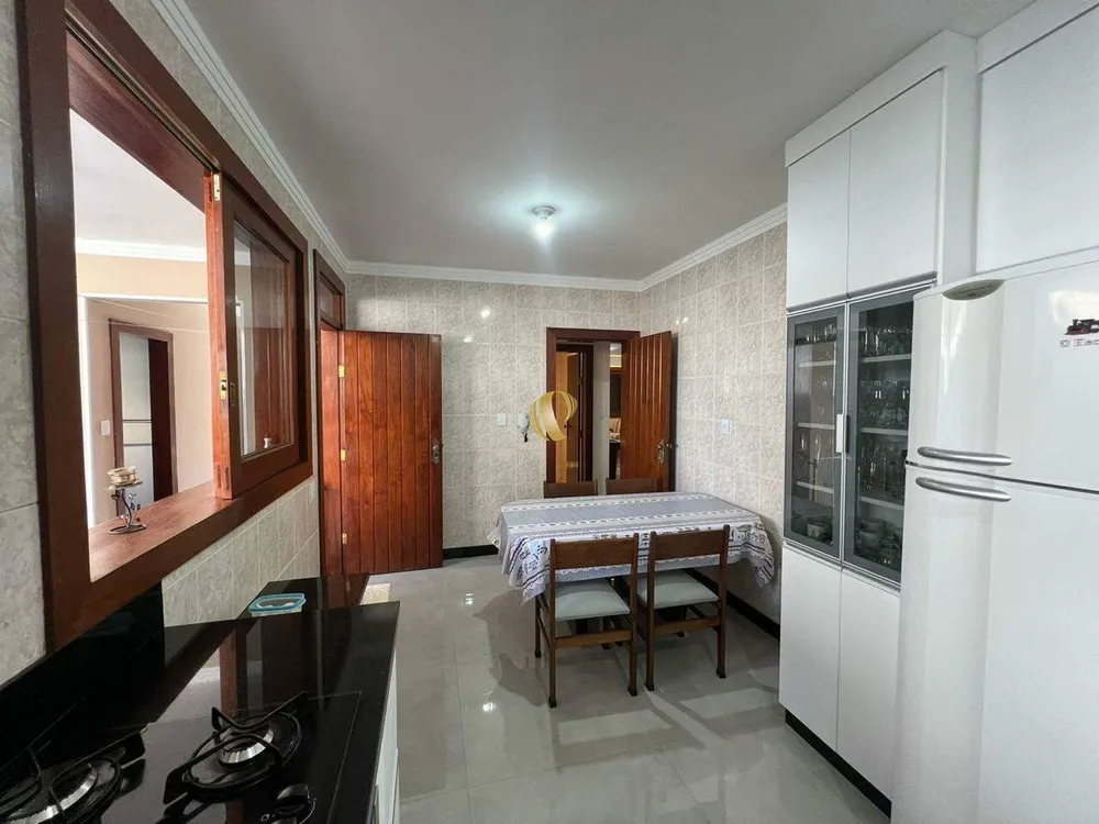 Casa, 4 quartos, 289 m² - Foto 3