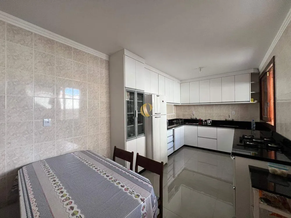 Casa, 4 quartos, 289 m² - Foto 2