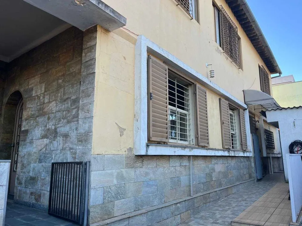 Casa, 5 quartos, 219 m² - Foto 1