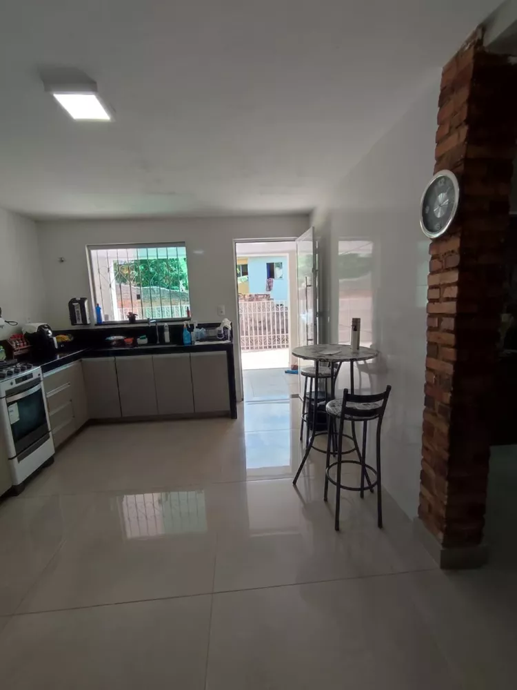 Casa à venda com 3 quartos, 240m² - Foto 3