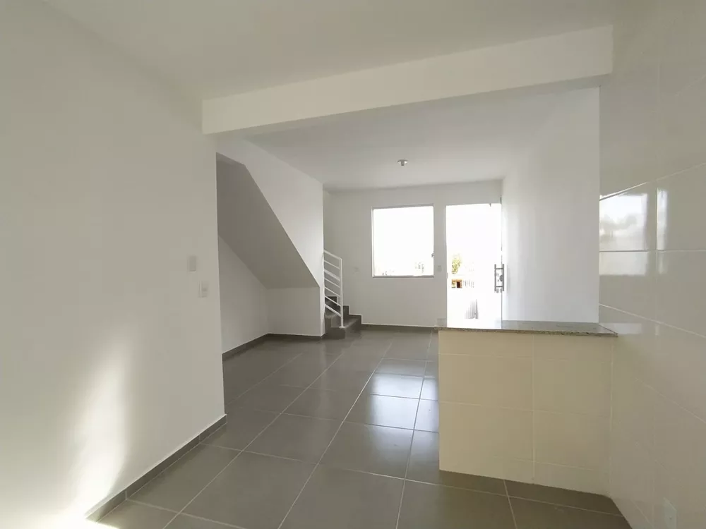 Casa à venda com 2 quartos, 75m² - Foto 6