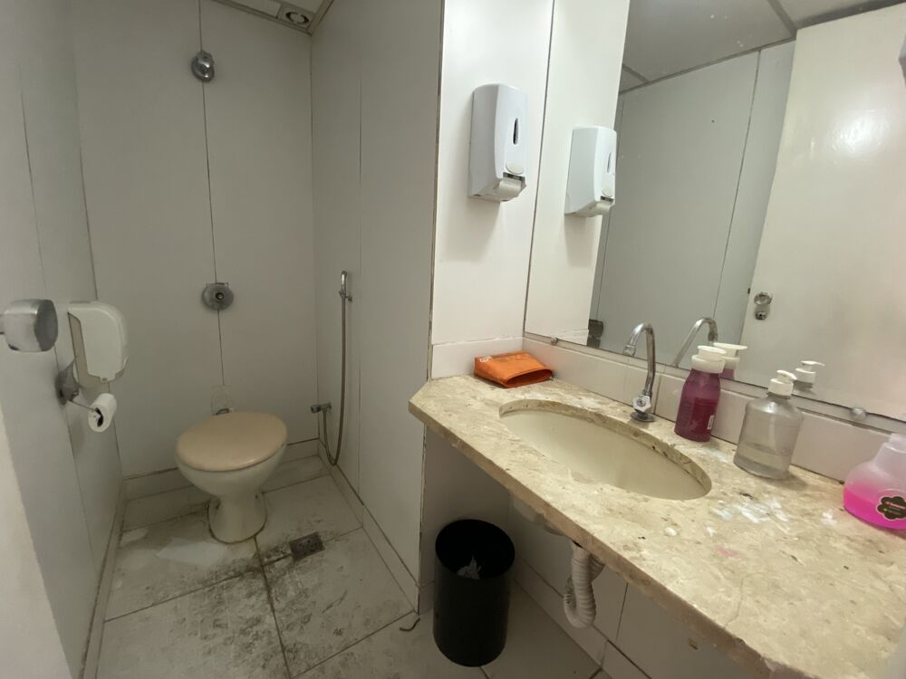Conjunto Comercial-Sala para alugar com 3 quartos, 150m² - Foto 2