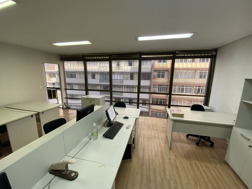 Conjunto Comercial-Sala para alugar com 3 quartos, 150m² - Foto 1