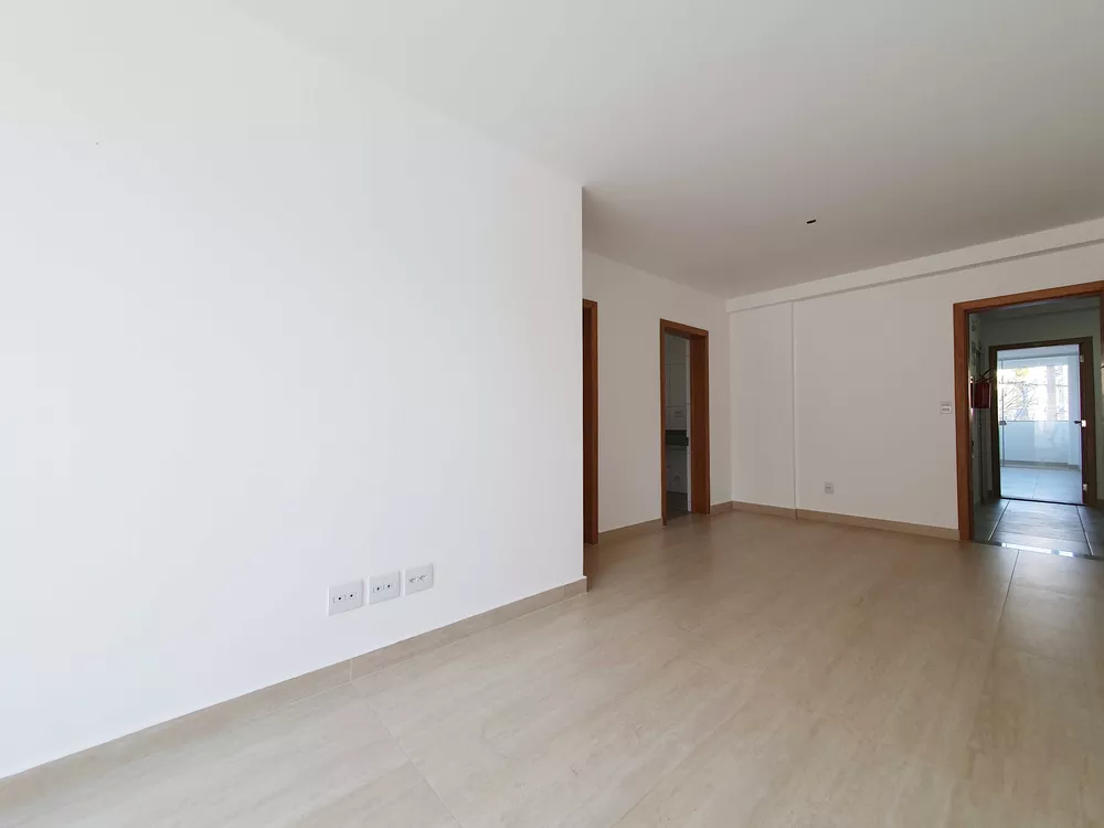 Apartamento à venda com 3 quartos, 80m² - Foto 2