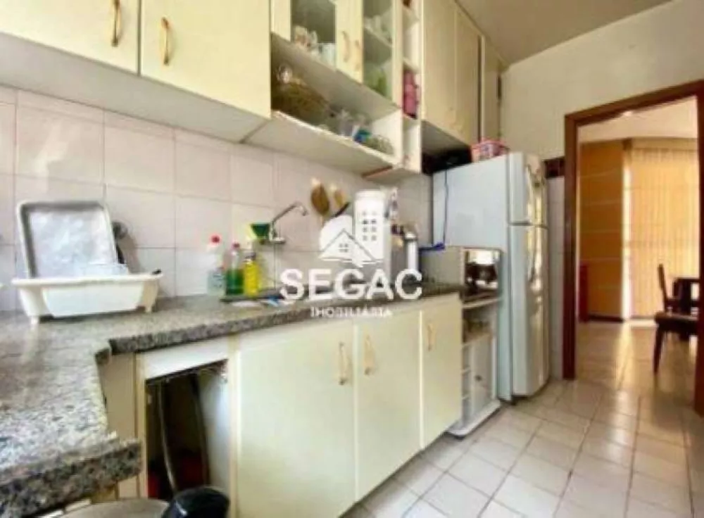 Apartamento à venda com 3 quartos, 93m² - Foto 4