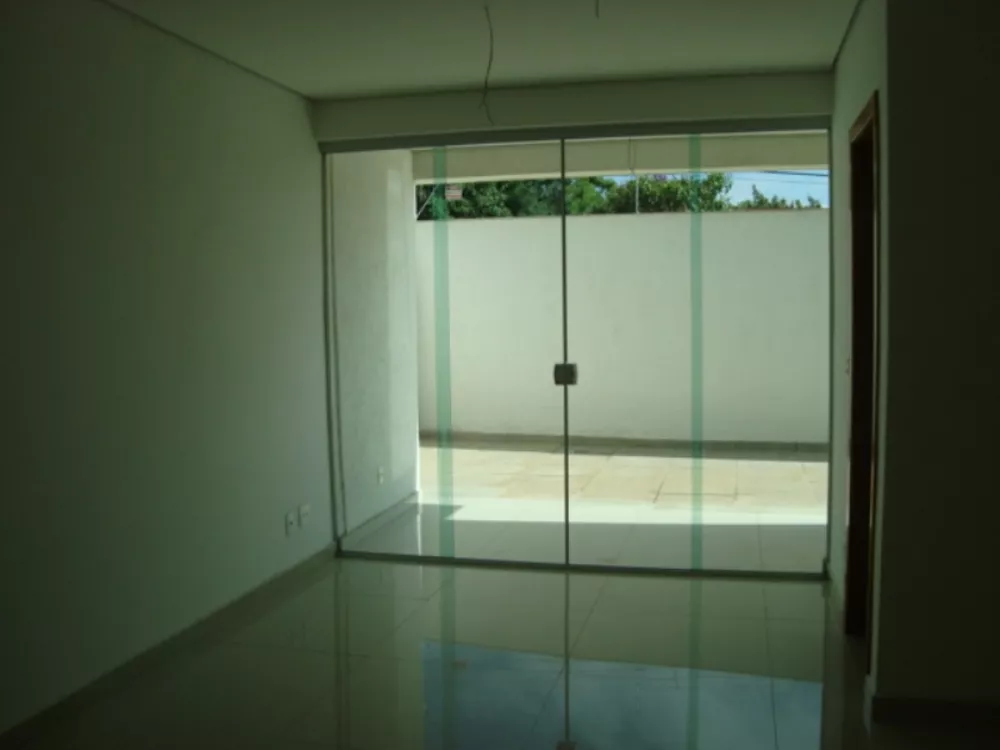 Apartamento à venda com 4 quartos, 210m² - Foto 1