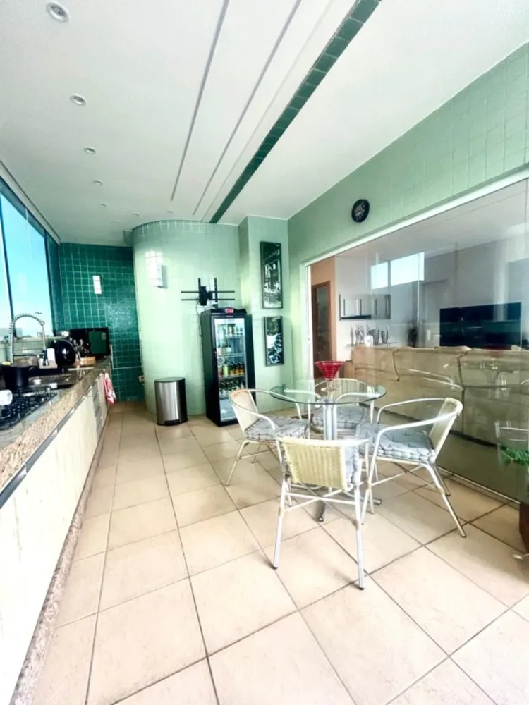 Cobertura, 3 quartos, 208 m² - Foto 2