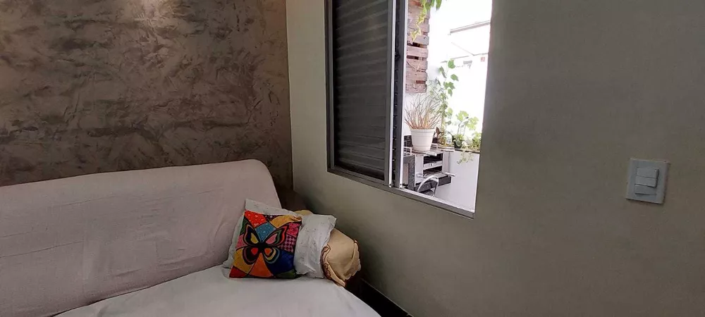 Casa à venda com 2 quartos, 70m² - Foto 4