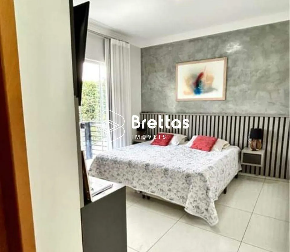 Casa, 3 quartos, 264 m² - Foto 1