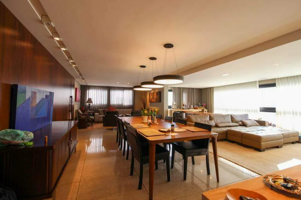 Apartamento, 4 quartos, 216 m² - Foto 1