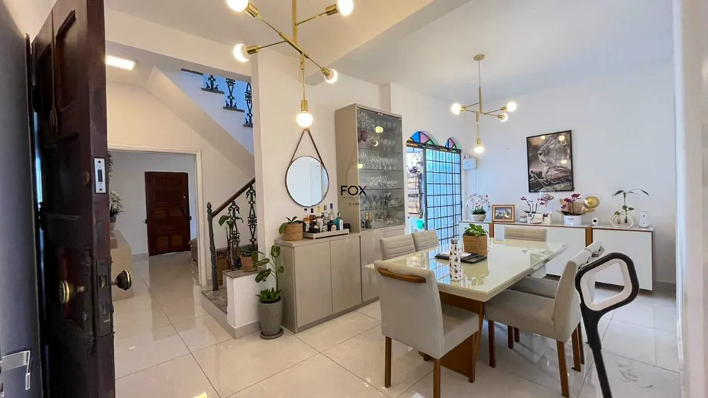 Casa, 5 quartos, 279 m² - Foto 1