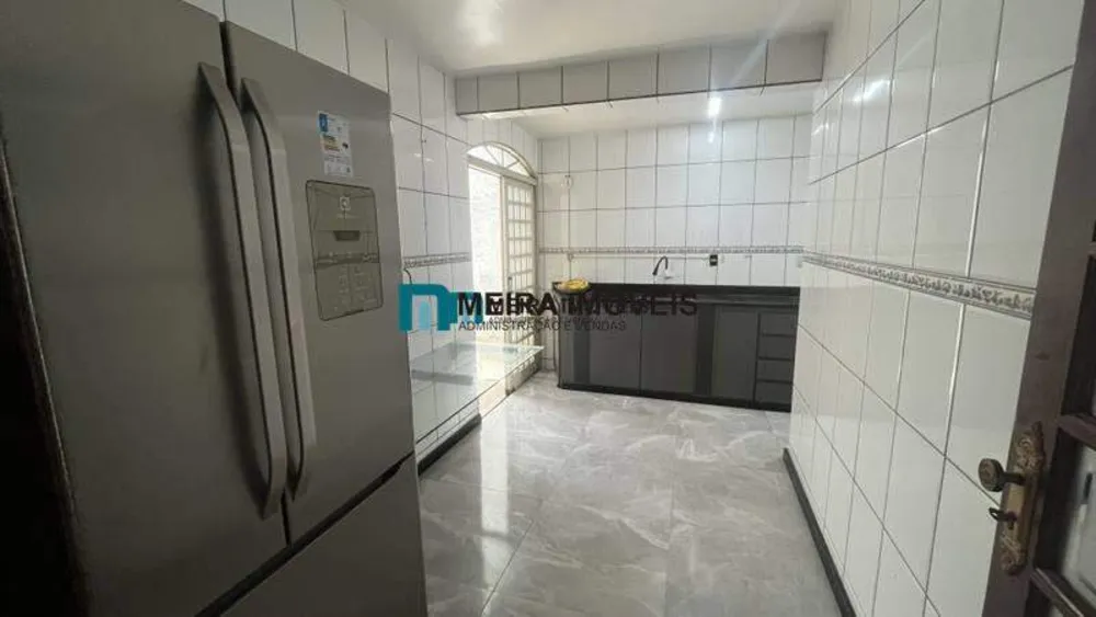 Casa, 4 quartos, 210 m² - Foto 3
