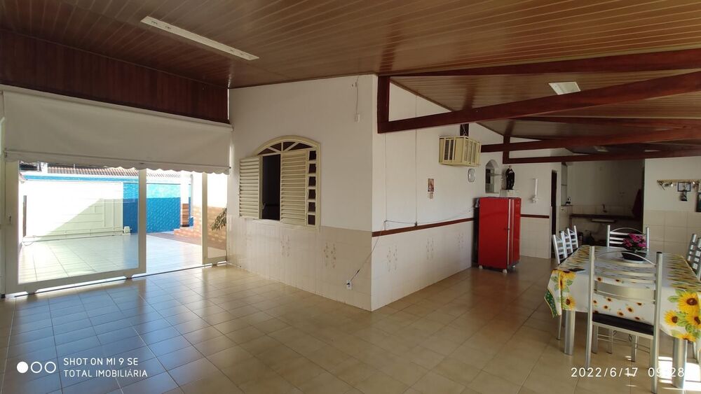 Casa à venda com 4 quartos - Foto 1