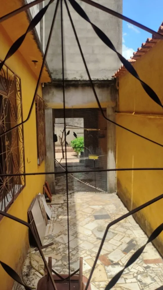 Casa, 6 quartos, 240 m² - Foto 1