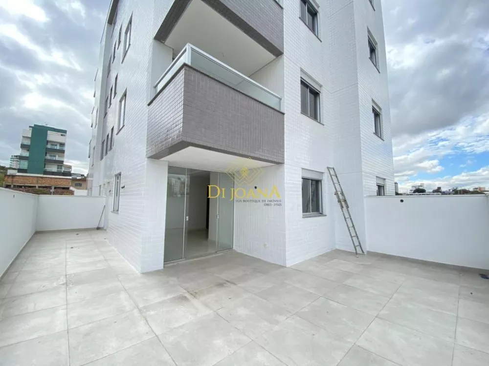 Apartamento à venda com 3 quartos, 130m² - Foto 1