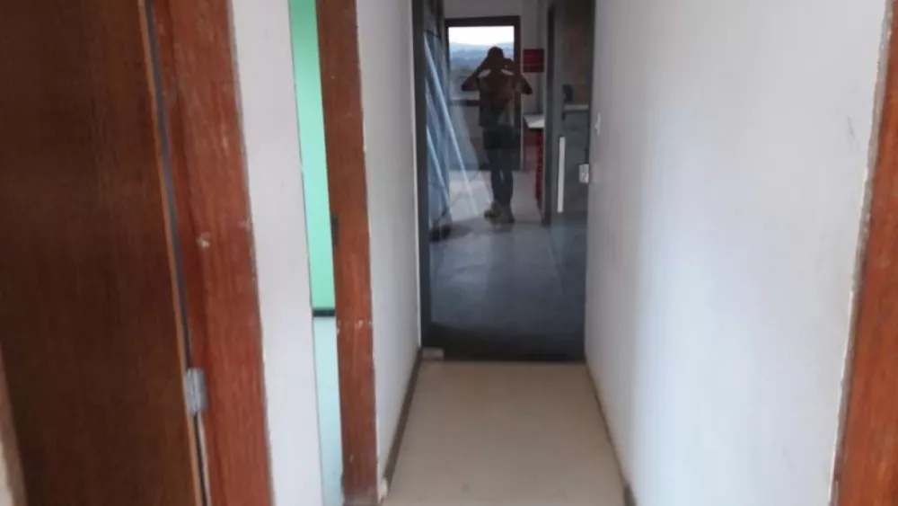 Casa à venda com 2 quartos, 160m² - Foto 4