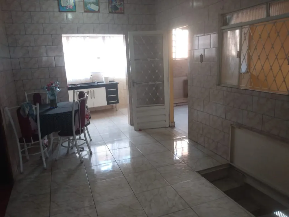 Casa, 5 quartos, 328 m² - Foto 2