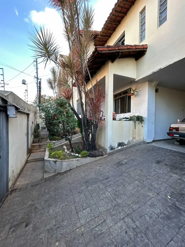 Casa, 4 quartos, 201 m² - Foto 1