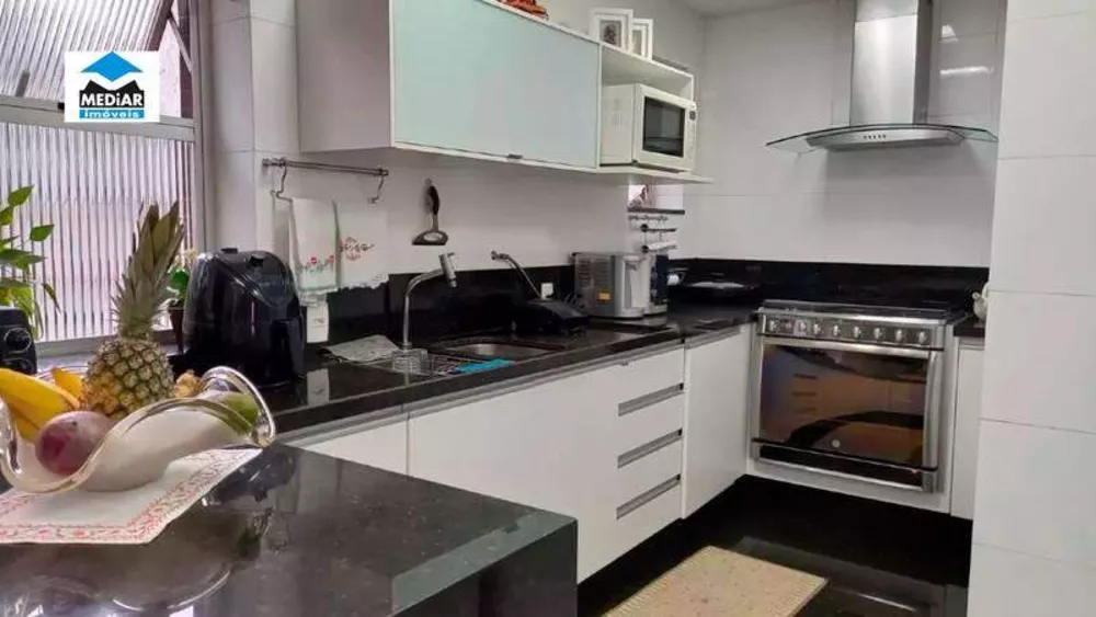 Apartamento à venda com 4 quartos, 198m² - Foto 6