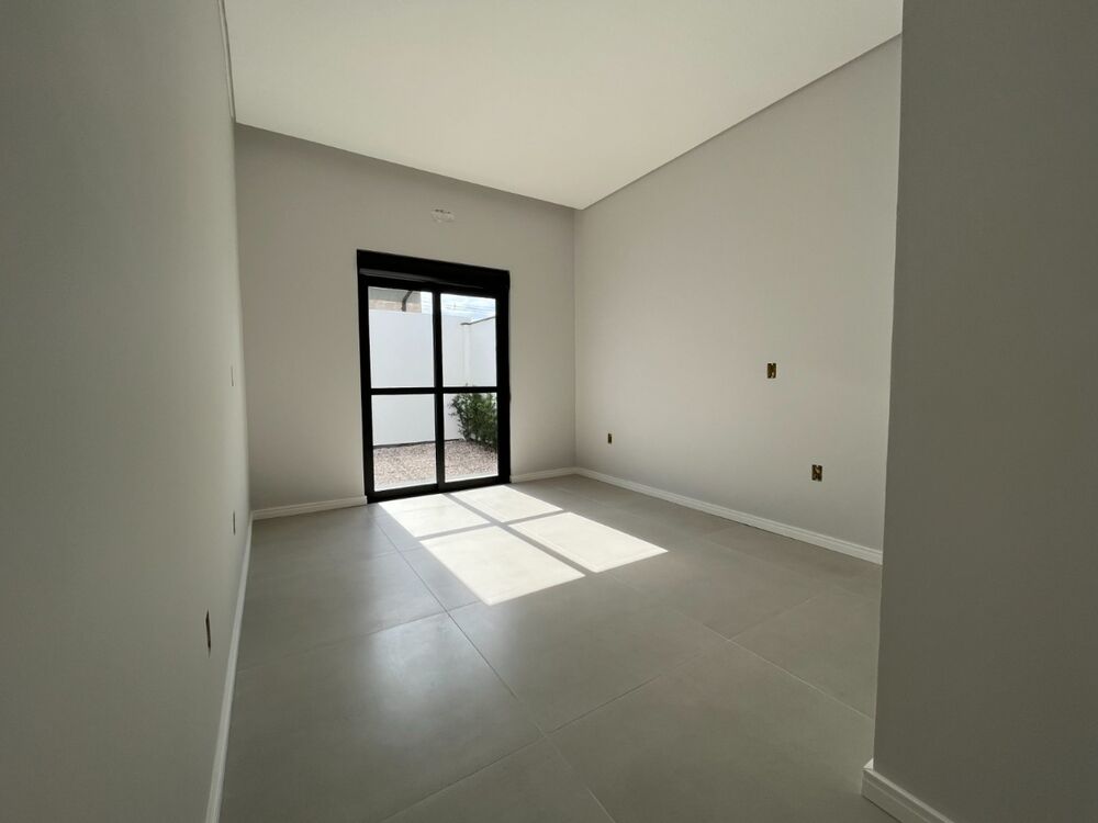 Casa à venda com 3 quartos, 85m² - Foto 1