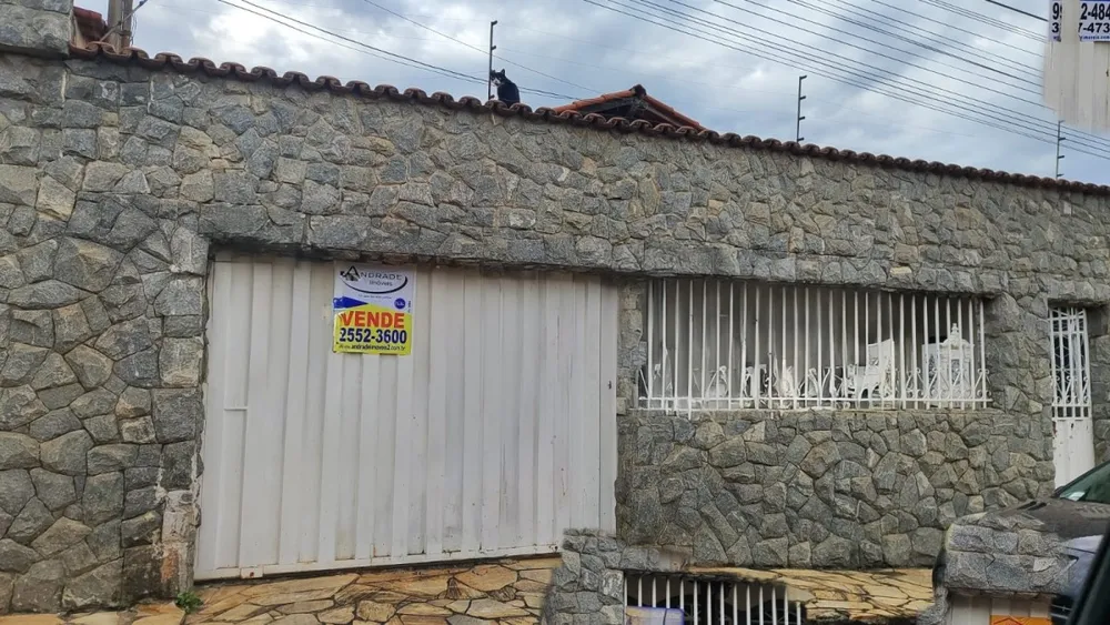 Casa, 4 quartos, 210 m² - Foto 1