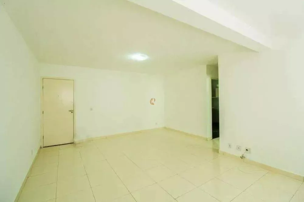 Apartamento à venda com 2 quartos, 70m² - Foto 3