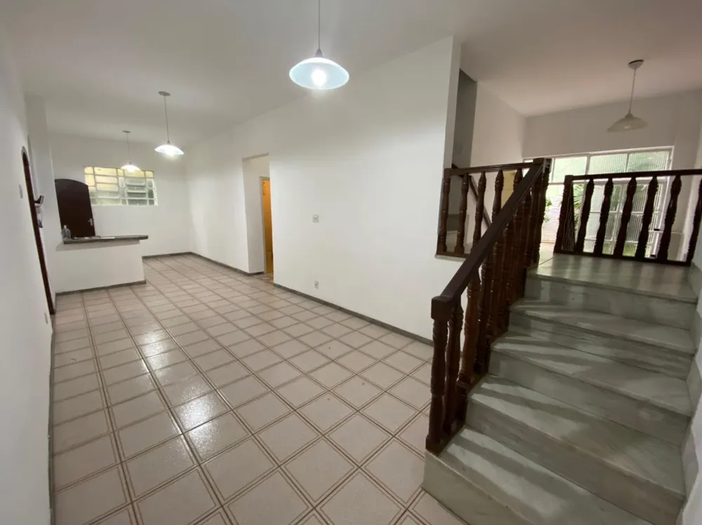 Casa, 4 quartos, 284 m² - Foto 1
