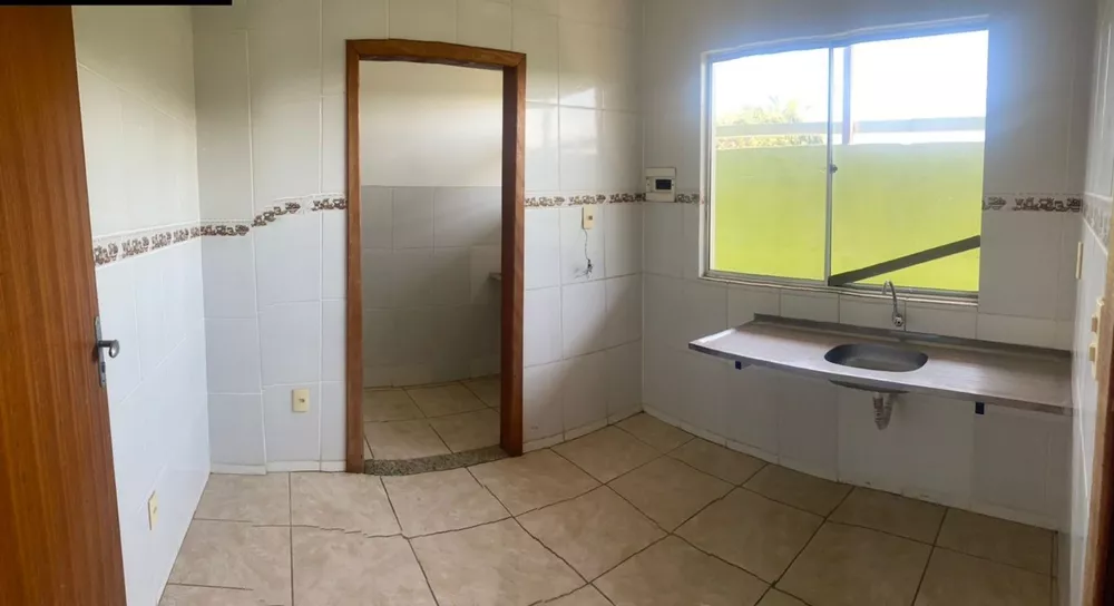 Casa à venda com 2 quartos, 70m² - Foto 3