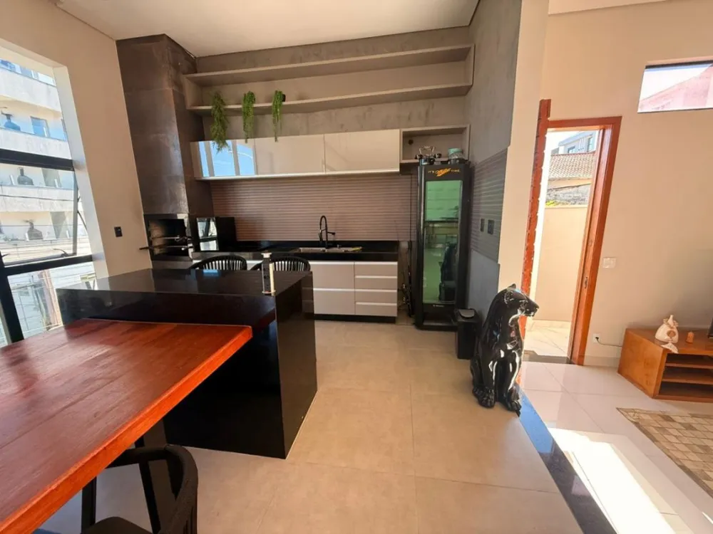 Casa, 3 quartos, 300 m² - Foto 1